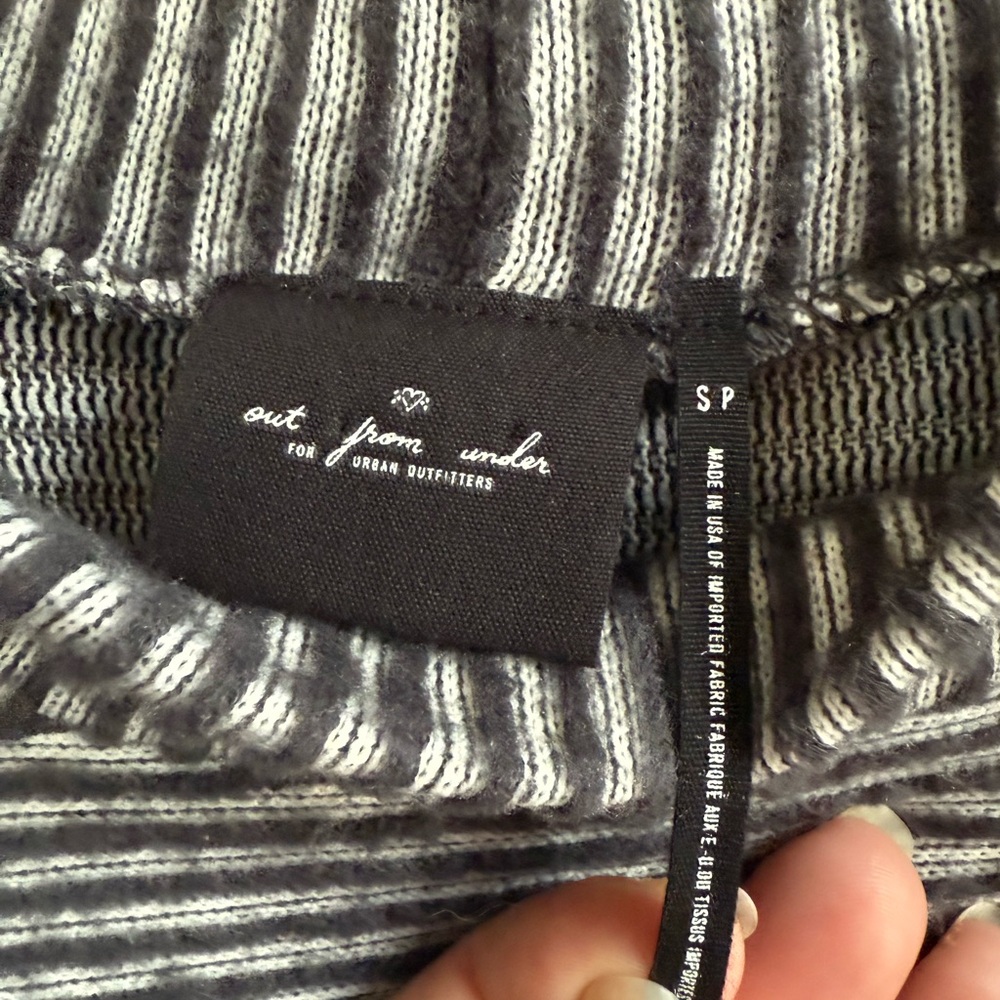 Out From Under Urban Outfitters Women’s Sweater - Size S - Picture 2 of 8